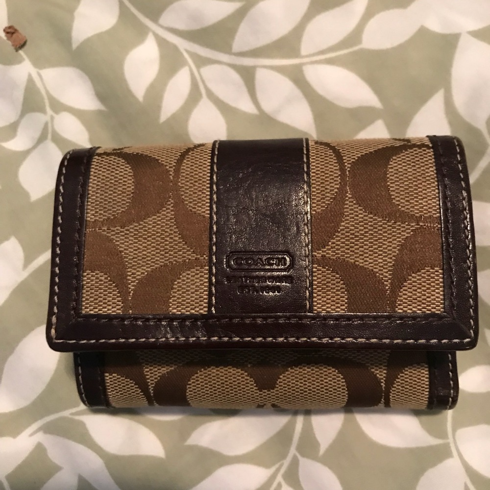 Smaller coach wallet, in great condition